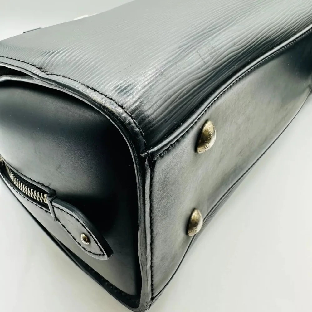 LOUIS VUITTON Black Epi Leather Pont Neuf Handbag